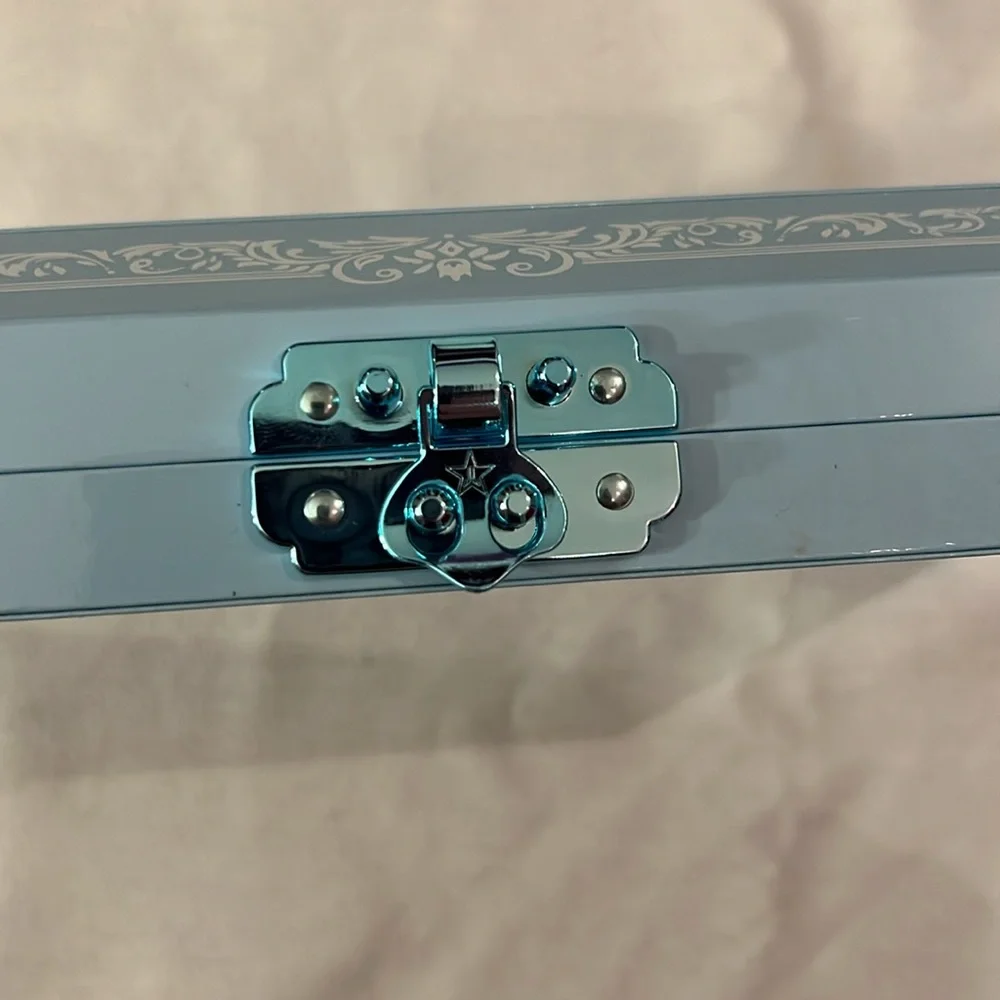 NIB! OOS! Blue Blood Palette by Jeffree Star - Picture 4 of 7